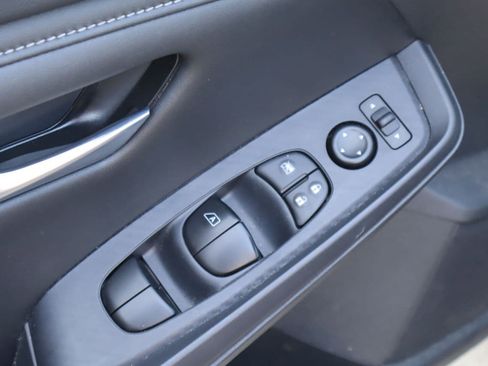 Used 2024 Nissan Sentra SV FWD image 20