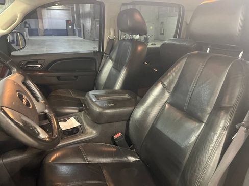 Used 2011 GMC Sierra 2500 SLT w/ Suspension Package, Off-Road AWD/4WD image 16