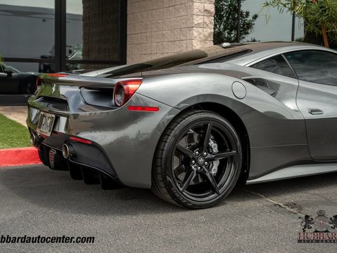 Used 2017 Ferrari 488 GTB RWD image 38