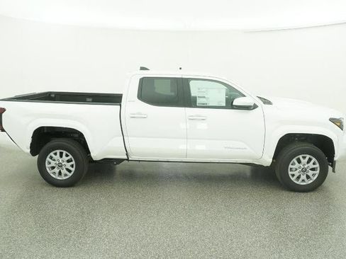 New 2025 Toyota Tacoma SR5 image 12