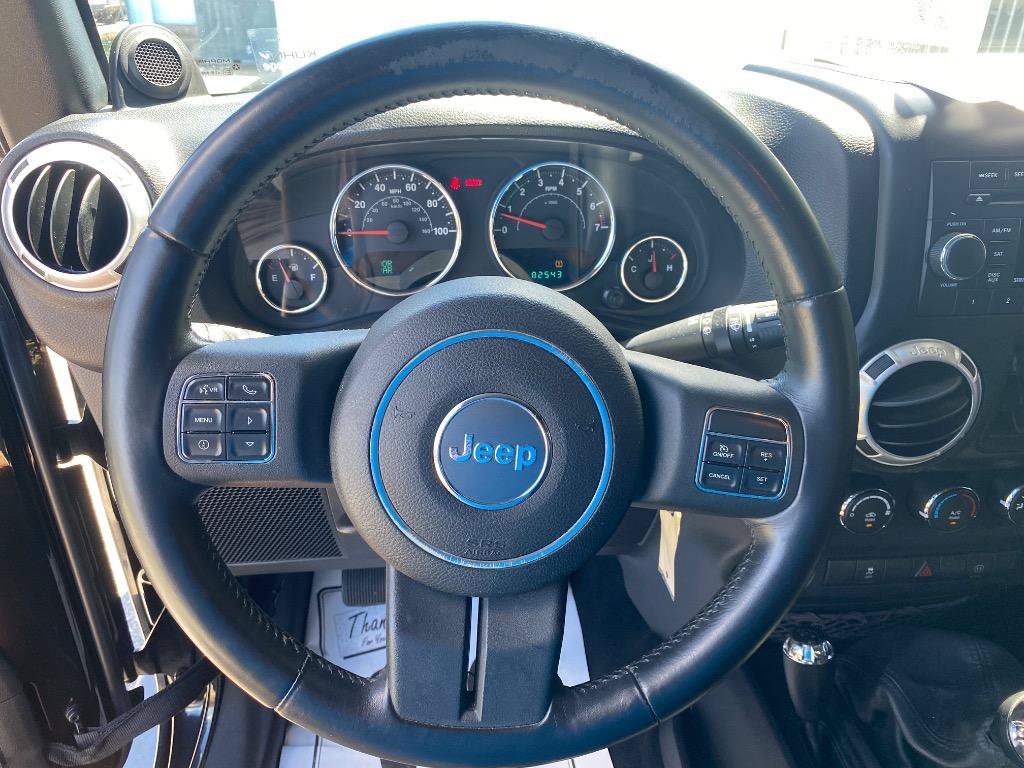 Used 2012 Jeep Wrangler Unlimited Sahara w/ Connectivity Group AWD/4WD image 27