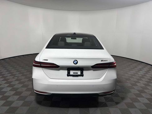 New 2026 BMW 530i xDrive w/ Convenience Package AWD/4WD image 2