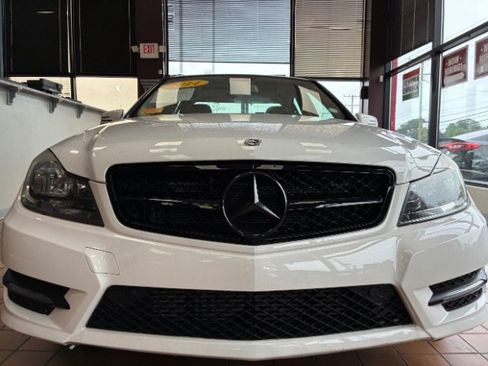 Used 2014 Mercedes-Benz C 250 Sedan image 3