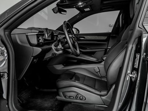 Certified 2024 Porsche Macan 4 Electric image 5