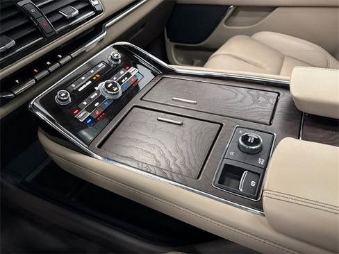 Used 2022 Lincoln Navigator L Reserve image 34