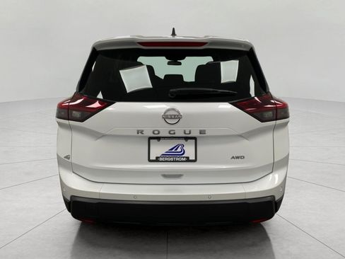 Certified 2025 Nissan Rogue S AWD/4WD image 4