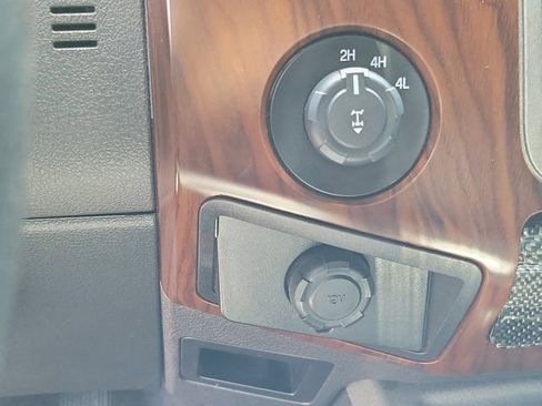 Used 2011 Ford F350 Lariat w/ Lariat Interior Pkg image 33