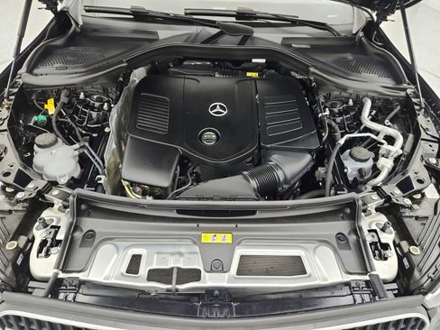 Used 2025 Mercedes-Benz GLC 350e 4MATIC image 16