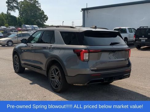 Used 2025 Ford Explorer ST-Line w/ ST-Line Street Pack AWD/4WD image 11