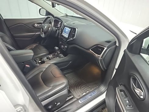 Used 2020 Jeep Cherokee Limited image 14