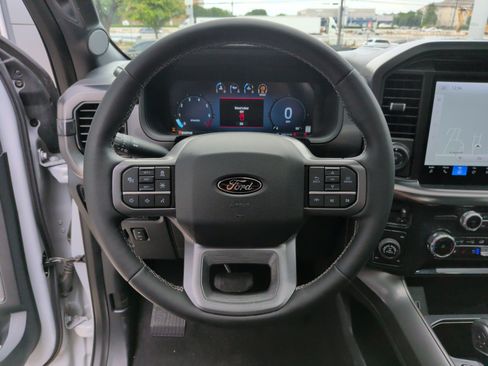 Used 2025 Ford F150 Lariat AWD/4WD image 18