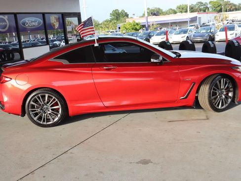 Used 2017 INFINITI Q60 Red Sport 400 RWD image 4