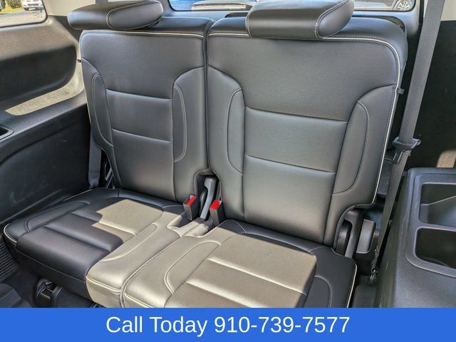 Used 2023 GMC Acadia Denali w/ Denali Ultimate Package FWD image 33