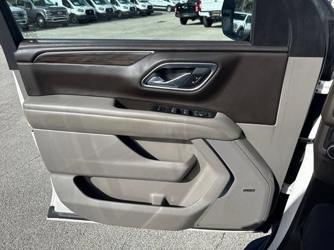 Used 2021 Chevrolet Tahoe LT w/ LT Signature Package RWD image 14