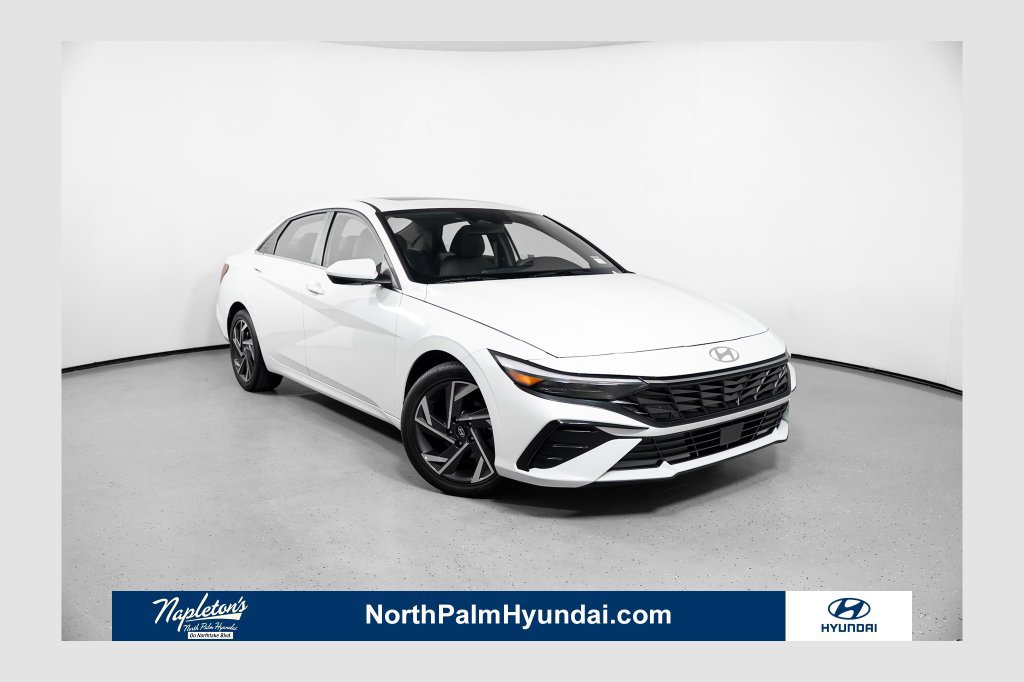 Certified 2025 Hyundai Elantra SEL FWD image 1