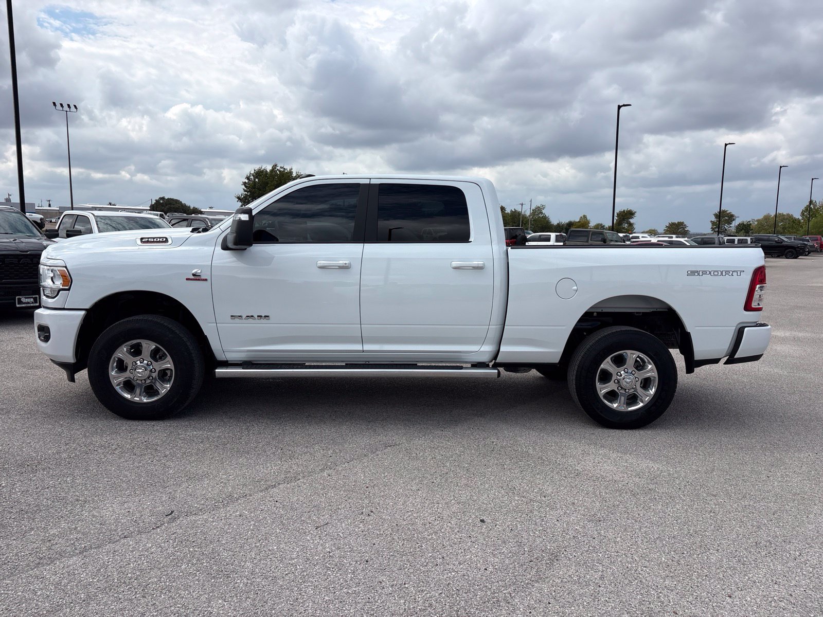 Used 2024 RAM 2500 Big Horn w/ Sport Appearance Package AWD/4WD image 4