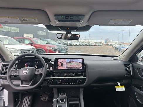 New 2026 Nissan Pathfinder SL image 28