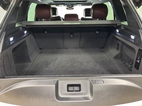 Used 2023 Land Rover Range Rover SE image 42