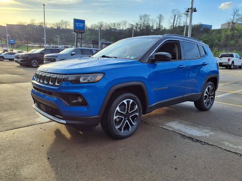 Used 2022 Jeep Compass Limited image 4