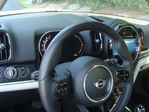 Used 2022 MINI Cooper Countryman S w/ Premium Package image 38