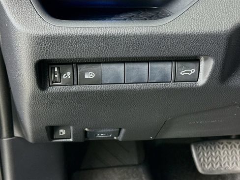 Used 2019 Toyota RAV4 XSE AWD/4WD image 11