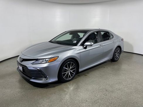 Certified 2022 Toyota Camry XLE image 7