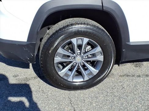 Used 2025 Chevrolet Equinox LT image 6