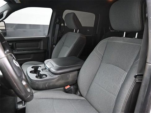 Used 2024 RAM 3500 Tradesman w/ Chrome Appearance Group image 12