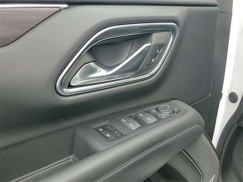 Certified 2023 Chevrolet Tahoe Z71 w/ Luxury Package image 12