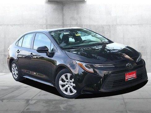 Used 2024 Toyota Corolla LE FWD image 2