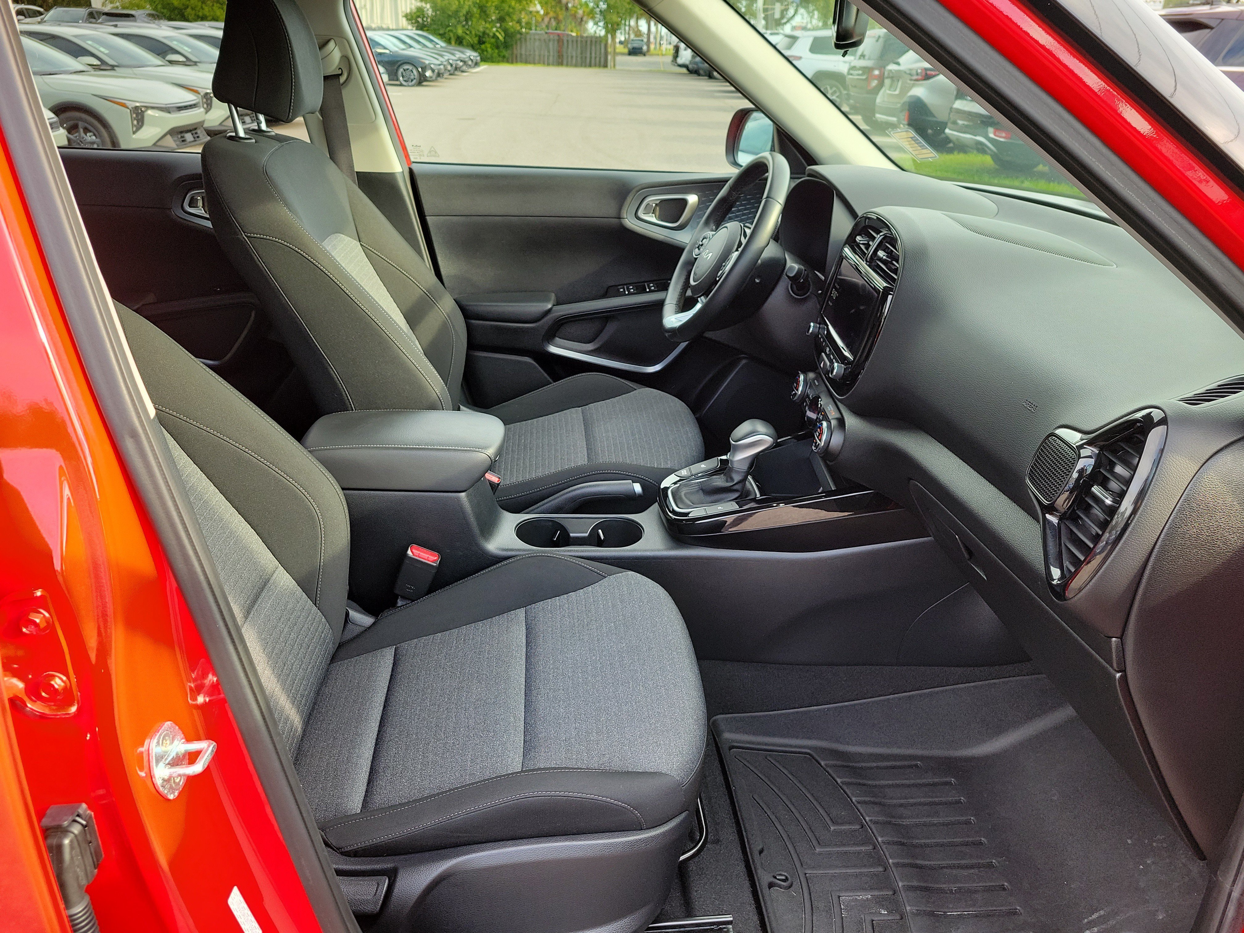 Used 2022 Kia Soul EX FWD image 7