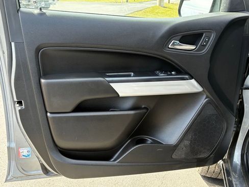 Used 2022 Chevrolet Colorado LT w/ Fleet Safety Package image 19