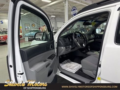 Used 2013 Toyota Tacoma 4x4 Double Cab w/ SR5 Pkg image 10