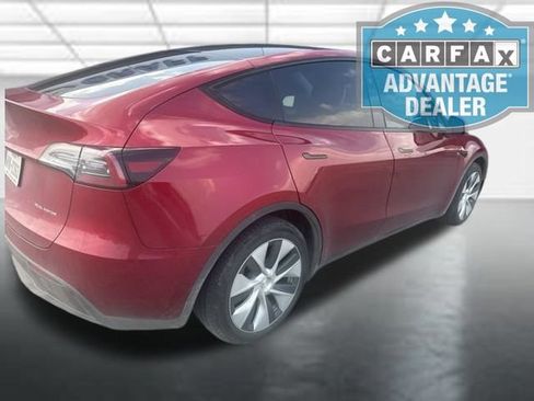 Used 2024 Tesla Model Y Long Range AWD/4WD image 2