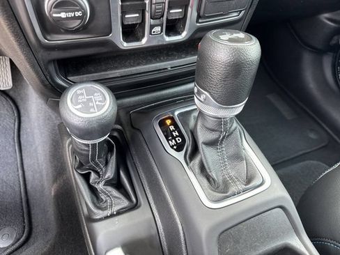 Certified 2025 Jeep Wrangler Unlimited Sahara w/ Safety Group AWD/4WD image 26