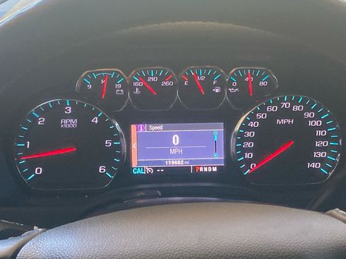 Used 2015 Chevrolet Tahoe LS RWD image 13