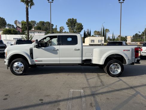 Used 2026 Ford F450 Platinum w/ FX4 Off-Road Package AWD/4WD image 4