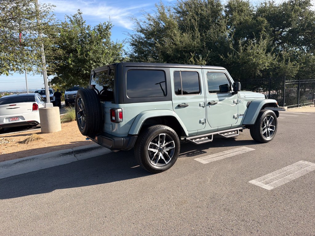 Used 2024 Jeep Wrangler Unlimited w/ Convenience Group AWD/4WD image 9