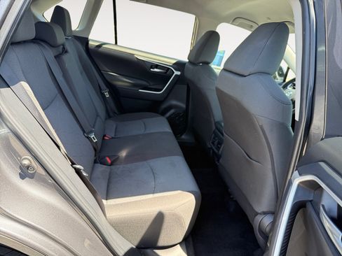 Used 2025 Toyota RAV4 XLE FWD image 18