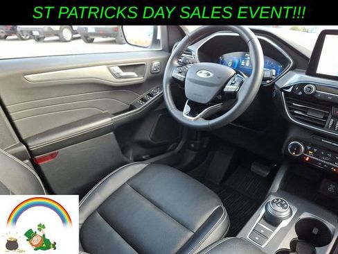 Certified 2022 Ford Escape Titanium w/ Class II Trailer Tow Package image 14