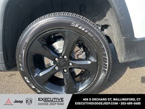 Used 2023 Jeep Grand Cherokee L Laredo AWD/4WD image 13