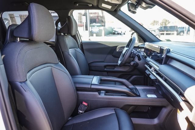 Used 2027 Kia Telluride LX FWD image 9