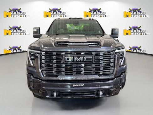 Used 2024 GMC Sierra 2500 Denali Ultimate AWD/4WD image 2