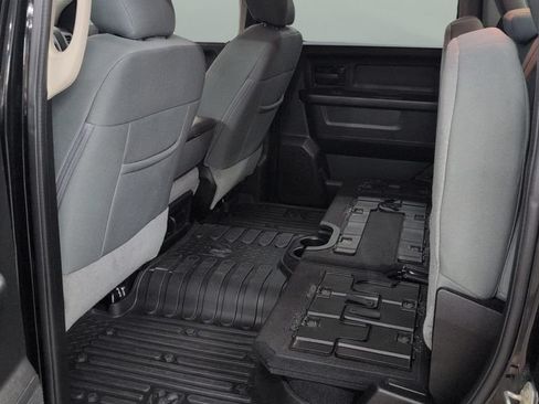 Used 2019 RAM 1500 Express w/ Wheel & Sound Group AWD/4WD image 18
