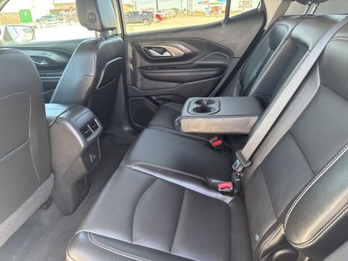 Used 2023 GMC Terrain SLT image 17