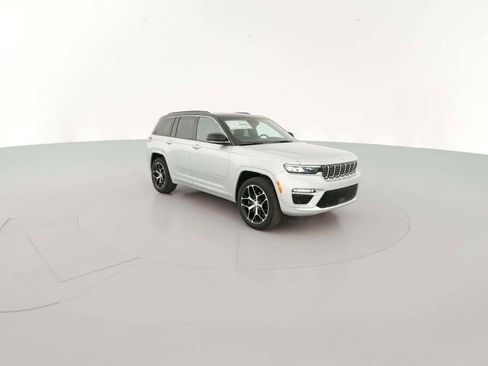 New 2025 Jeep Grand Cherokee Summit image 16