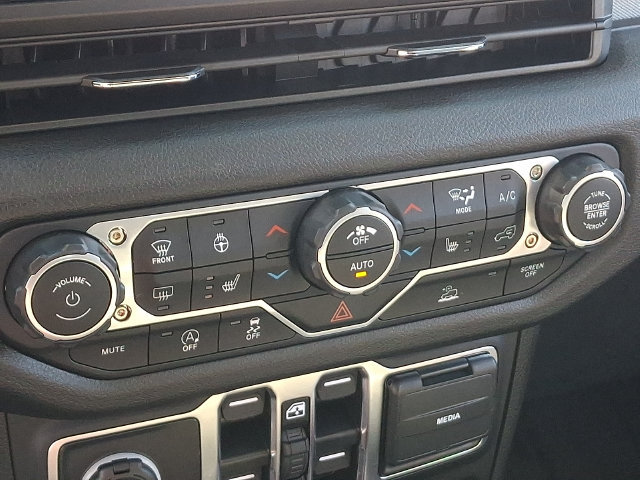 Used 2025 Jeep Gladiator Sport AWD/4WD image 14