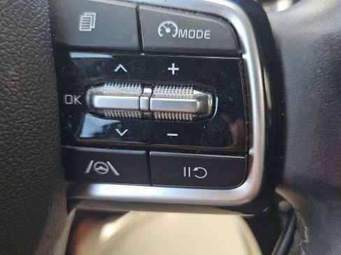 Used 2022 Kia Sorento S w/ Panoramic Sunroof Package AWD/4WD image 11