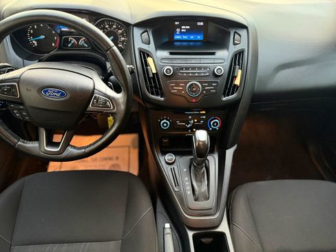 Used 2015 Ford Focus SE w/ SE Sport Package image 3
