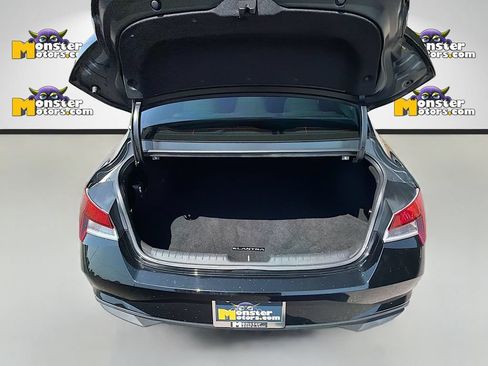 Used 2022 Hyundai Elantra SEL w/ Convenience Package FWD image 27